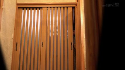 Hot Babe Exposes at ONSEN